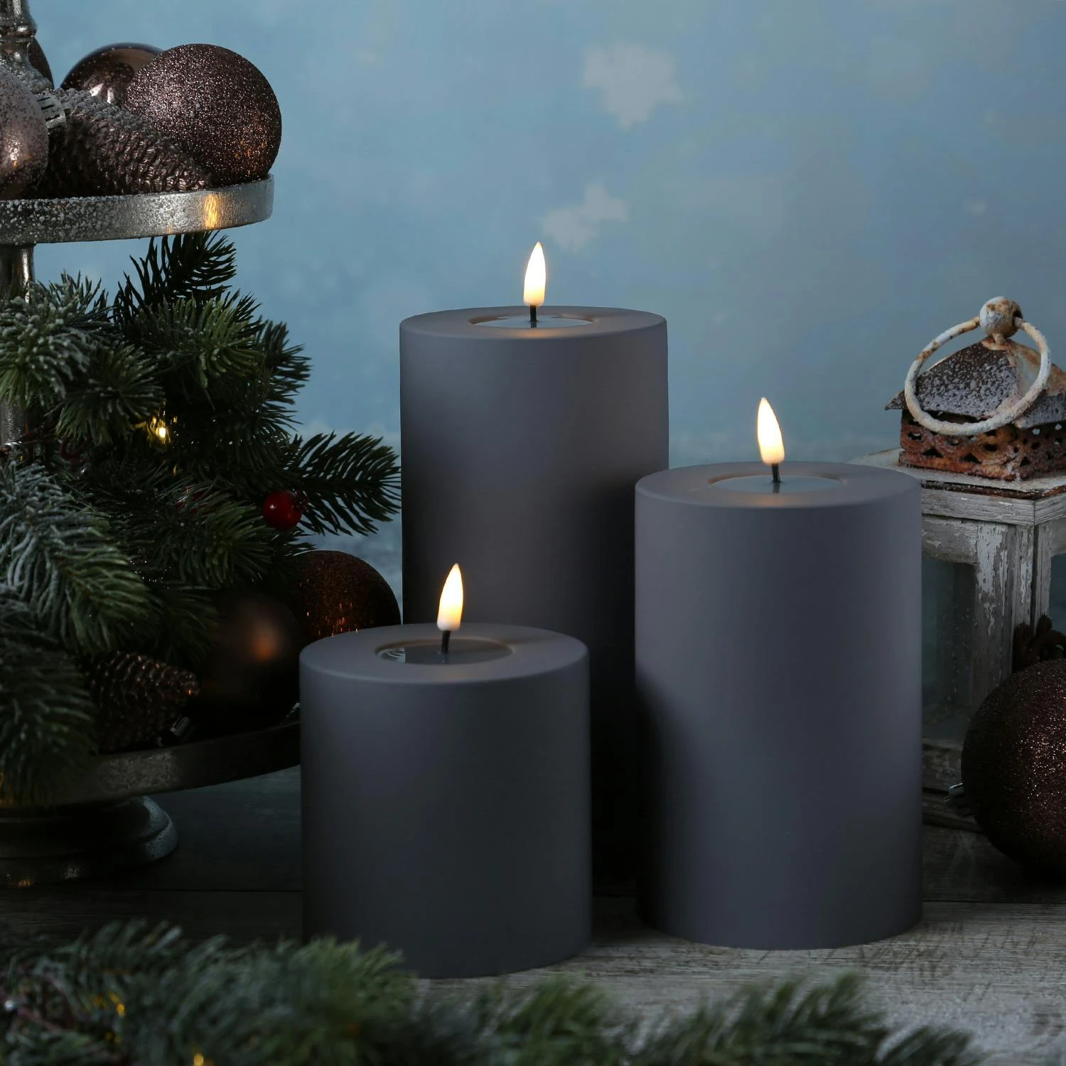 LED Kerze MIA Deluxe Für Außen 3D Flamme Flackernd H: 15cm D: 10cm Outdoor Grau 5 LED Kerze MIA Deluxe Für Außen 3D Flamme Flackernd H: 15cm D: 10cm Outdoor Grau – Bild 3