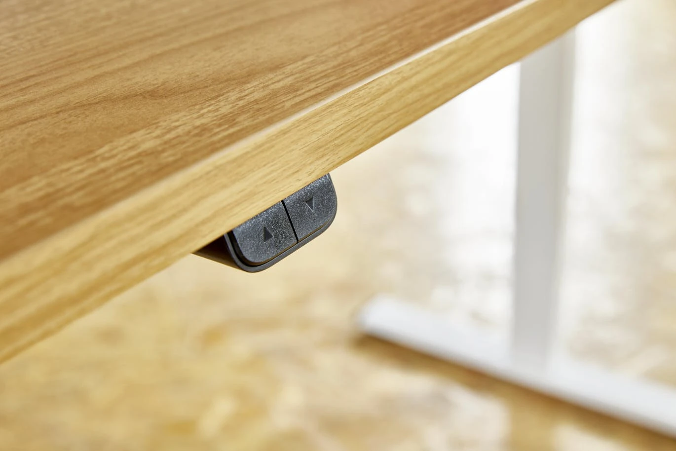 SIGMA Elektrisch Höhenverstellbarer Schreibtisch, P2-Grade Spanplatte, 160 X 80 X 71 ~ 121 Cm (B X L X H) Einzelmotor 2-stufig (25 Mm/s) 9 SIGMA Elektrisch Höhenverstellbarer Schreibtisch, P2-Grade Spanplatte, 160 X 80 X 71 ~ 121 Cm (B X L X H) Einzelmotor 2-stufig (25 Mm/s) – Bild 7